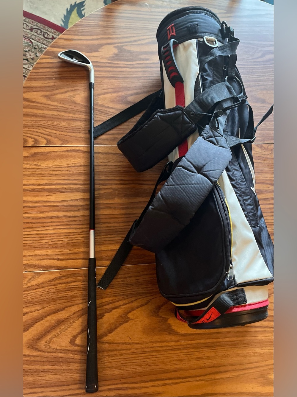 Nike golf bag with youth club